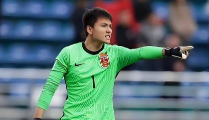 7月22日：李昊正式以900万欧元转会费从青岛西海岸加盟德甲汉堡队踢主力